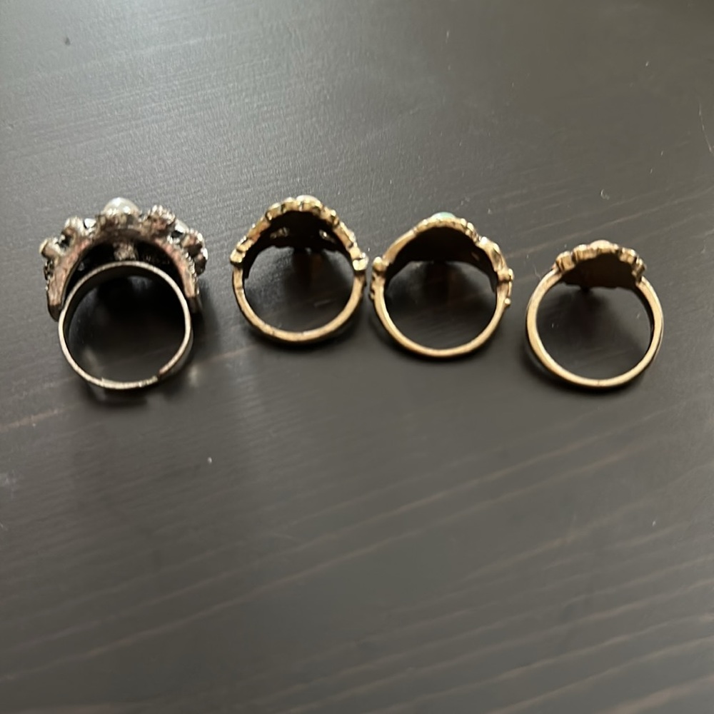 Jewelry - Picture 4 of 6